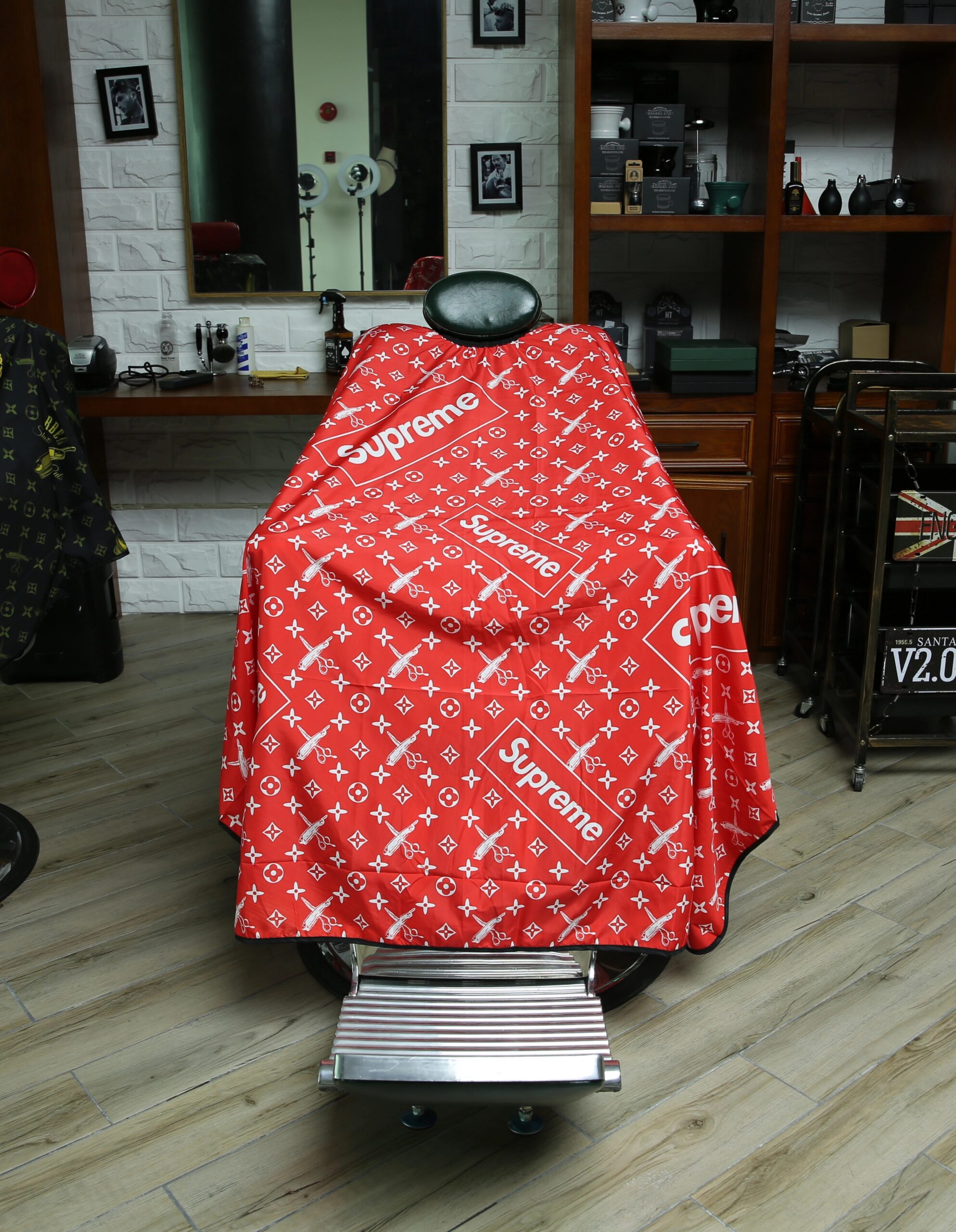 Supreme Style Medusa Face Barber Cape! (Luxury Barber Cape) NEW